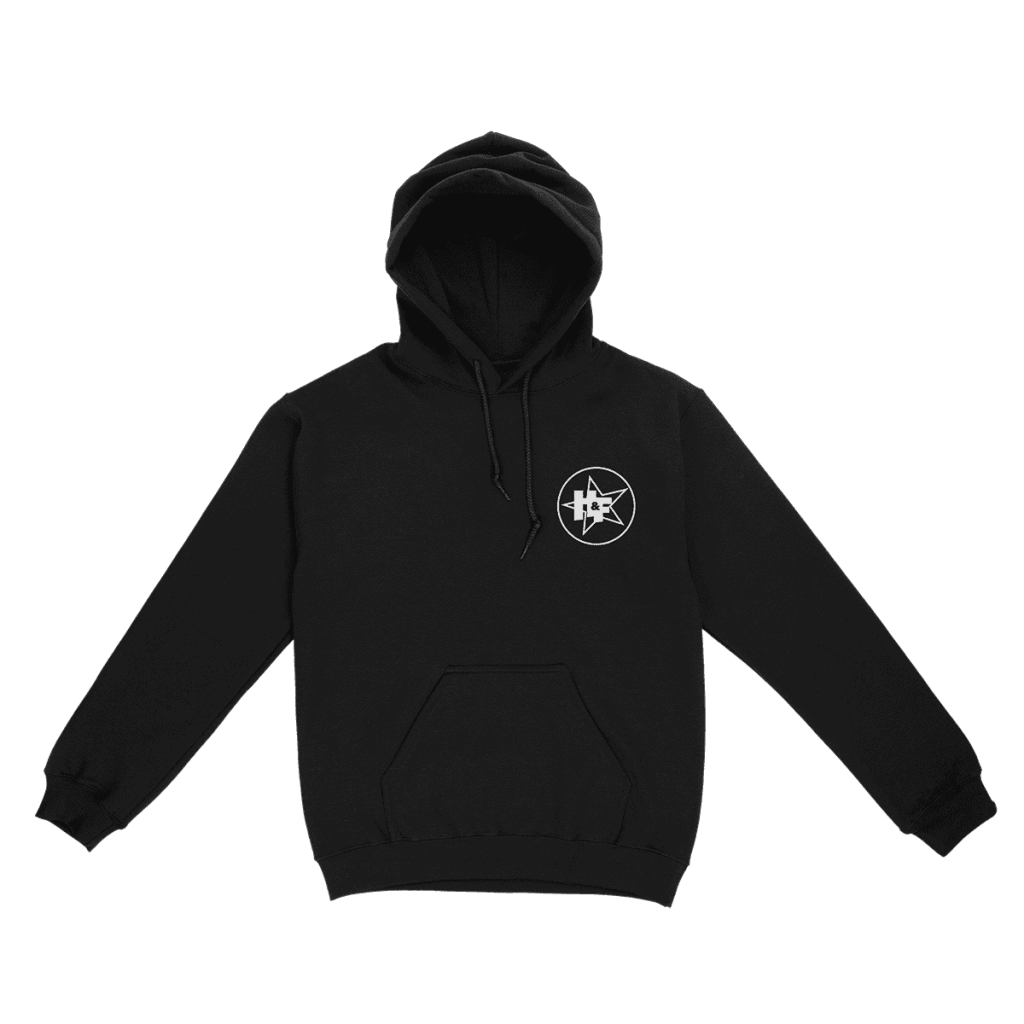 Schwarzer Hoodie mit Logo von Harris and Ford auf der Brust.
